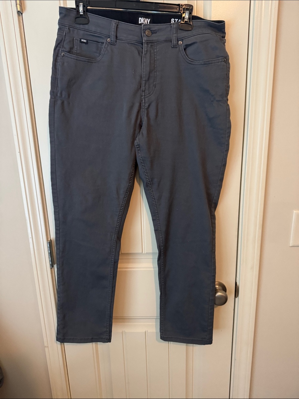 DKNY Men's Slate Slim Jeans 33W. 29L